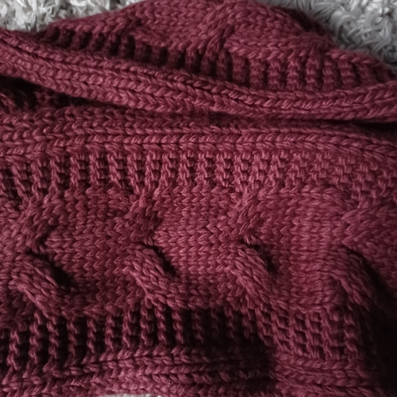 Reitman's Pom Pom Scarf - Picture 4 of 7